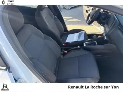 Photo 14 Renault Clio  1.6 E-Tech hybride 145ch Equilibre