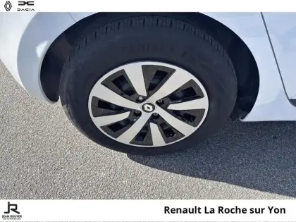 Photo 7 Renault Clio  1.6 E-Tech hybride 145ch Equilibre