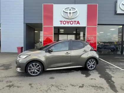 Photo 9 Toyota Yaris  116h Collection 5p MC24