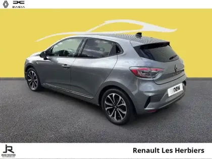 Photo 13 Renault Clio  1.6 E-Tech 145ch full hybrid Techno - 24