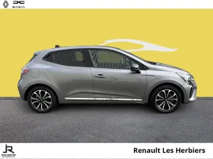 Photo 12 Renault Clio  1.6 E-Tech 145ch full hybrid Techno - 24