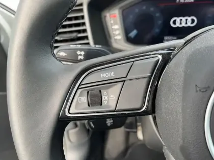 Photo 6 Audi A1  Sportback 30 TFSI 116ch Design