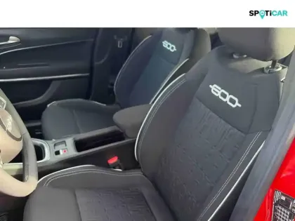 Photo 11 Fiat 600  1.2 Hybrid Turbo 145ch Pop eDCT6 Step 2