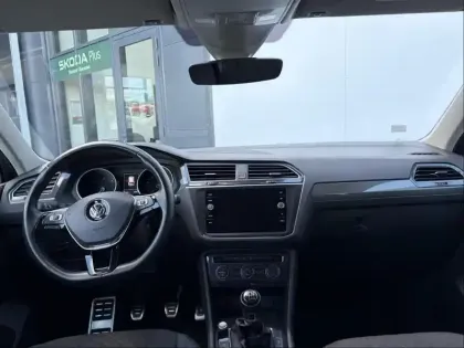 Photo 8 Volkswagen Tiguan  2.0 TDI 150ch IQ.Drive Euro6d-T