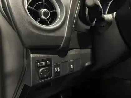 Photo 7 Toyota Auris  HSD 136h Design