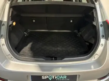 Photo 5 Toyota Auris  HSD 136h Design