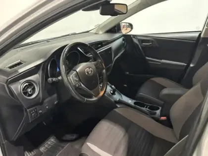 Photo 13 Toyota Auris  HSD 136h Design