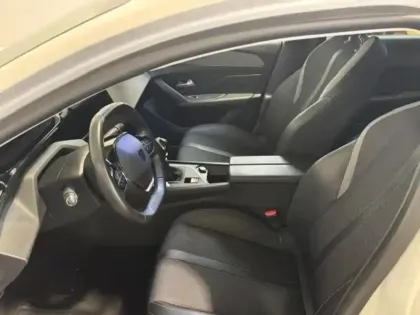 Photo 14 Peugeot 308  1.2 130 S&S Allure GPS Camera LED