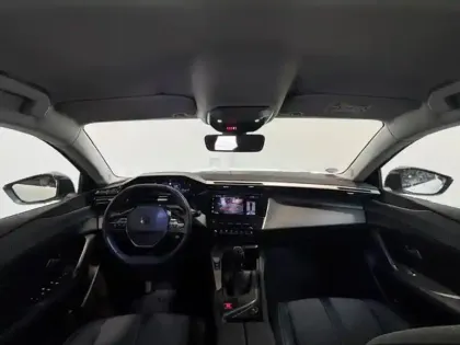 Photo 8 Peugeot 308  1.2 130 S&S Allure GPS Camera LED