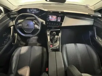 Photo 7 Peugeot 308  1.2 130 S&S Allure GPS Camera LED
