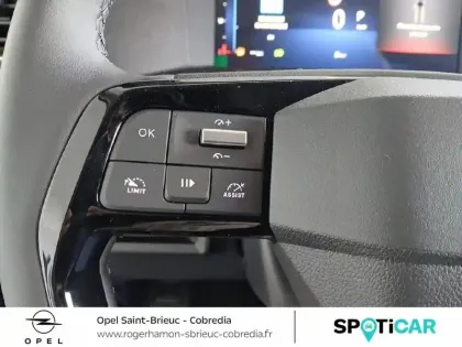 Photo 12 Opel Vivaro  Fg M 2.2 Diesel 180ch Sportive automatique