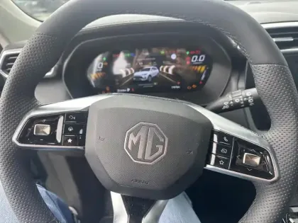 Photo 11 Mg ZS  Hybrid+ 197ch Luxury