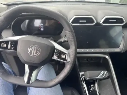 Photo 9 Mg ZS  Hybrid+ 197ch Luxury