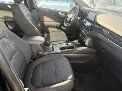 Photo 10 Ford Kuga  2.5 Duratec 190ch FHEV E85 ST-Line BVA