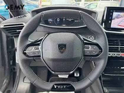 Photo 11 Peugeot 2008  Hybrid 145 ch e-DCS6