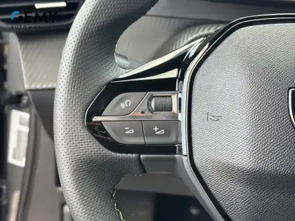 Photo 13 Peugeot 2008  Hybrid 145 ch e-DCS6