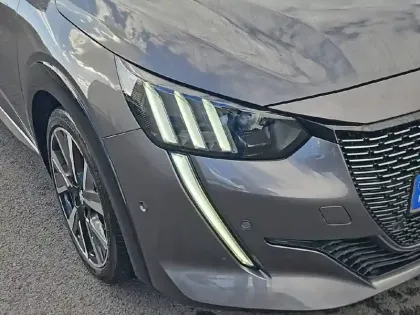 Photo 15 Peugeot 208  BlueHDi 100 S&S BVM6