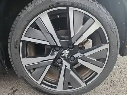 Photo 35 Peugeot 208  BlueHDi 100 S&S BVM6