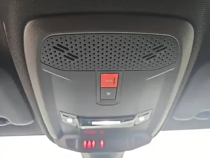 Photo 40 Peugeot 208  BlueHDi 100 S&S BVM6