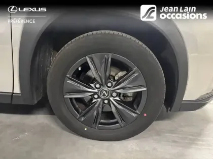 Photo 8 Lexus UX  250h 4WD