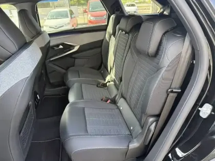 Photo 9 Peugeot 5008  Hybrid 145 ch e-DCS6