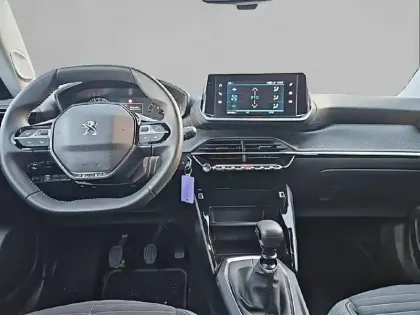 Photo 7 Peugeot 2008  PureTech 100 S&S BVM6