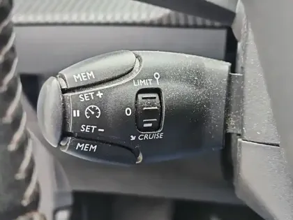 Photo 17 Peugeot 208  Electrique 50 kWh 136ch