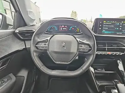 Photo 8 Peugeot 208  Electrique 50 kWh 136ch