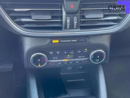 Photo 8 Ford Kuga  2.5 Duratec 190 ch FHEV I-AWD Powershift