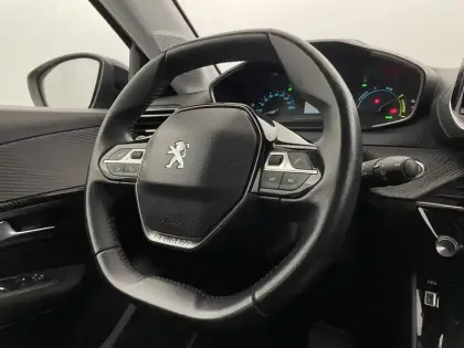 Photo 27 Peugeot 208  Electrique 50 kWh 136ch