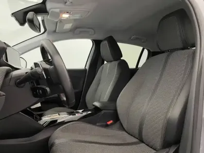 Photo 13 Peugeot 208  Hybrid 100 e-DCS6