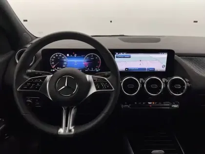 Photo 21 Mercedes GLA  200 d 8G-DCT