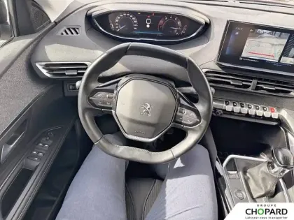Photo 16 Peugeot 5008  PureTech 130ch S&S BVM6