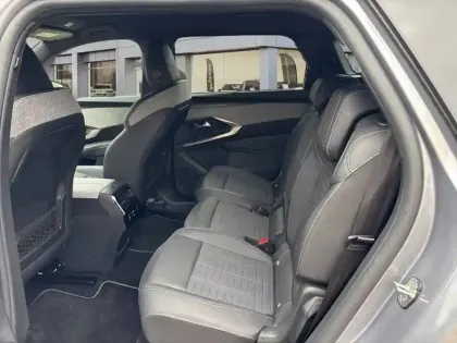 Photo 9 Peugeot 5008  Hybrid 145 ch e-DCS6