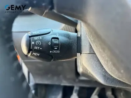 Photo 13 Peugeot 2008  PureTech 100 S&S BVM6