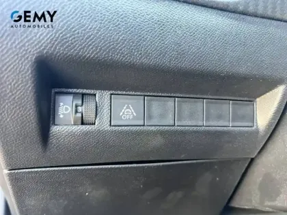 Photo 12 Peugeot 2008  PureTech 100 S&S BVM6