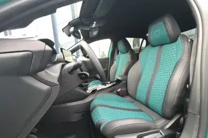 Photo 9 Peugeot 208  Hybrid 110 ch e-DCS6
