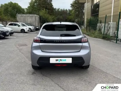 Photo 33 Peugeot 208  PureTech 75 S&S BVM5