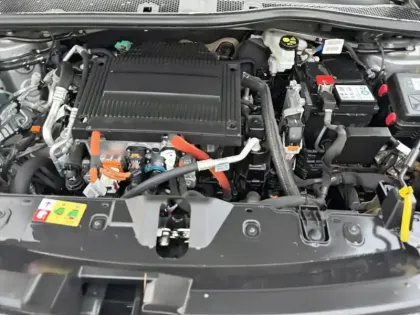 Photo 10 Peugeot 2008  Electrique 136 ch