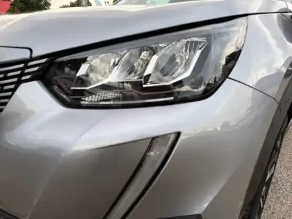 Photo 11 Peugeot 2008  Electrique 136 ch