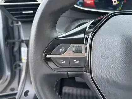 Photo 25 Peugeot 2008  Electrique 136 ch
