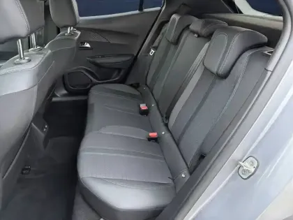 Photo 43 Peugeot 2008  Electrique 136 ch