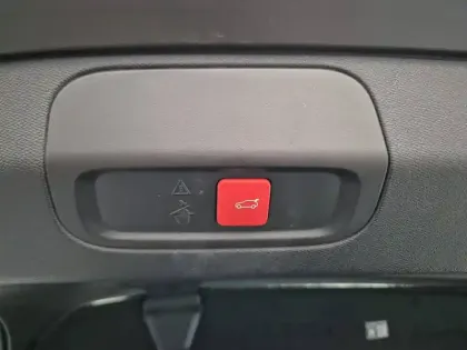 Photo 21 Peugeot 408  Hybrid 145 e-DCS6