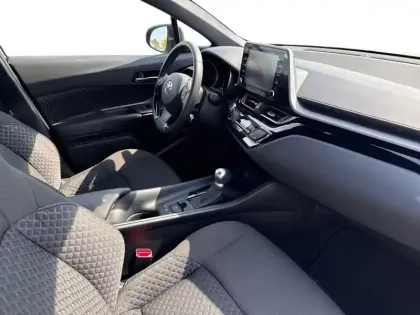 Photo 10 Toyota C-HR  1.8 Hybride 122ch Dynamic Ultimate E-CVT