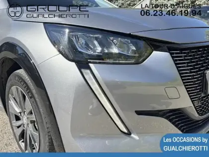 Photo 14 Peugeot 208  e- 136ch Allure