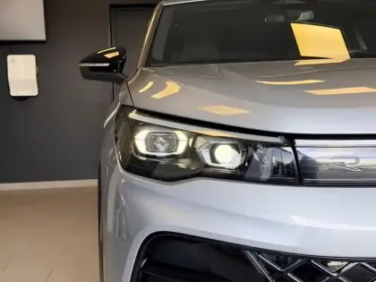 Photo 5 Volkswagen Tiguan  1.5 eHybrid 272ch R-Line Edition DSG6