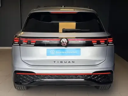 Photo 14 Volkswagen Tiguan  1.5 eHybrid 272ch R-Line Edition DSG6