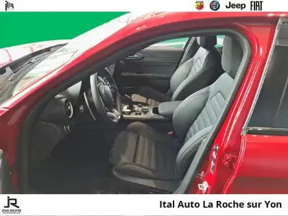Photo 8 Alfa Romeo Giulia  2.2 Diesel 160ch Veloce AT8