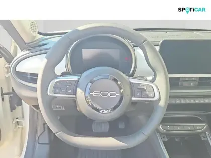 Photo 12 Fiat 600  1.2 Hybrid Turbo 110ch Pop eDCT6 Step 2