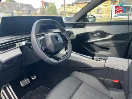 Photo 14 Peugeot 3008  1.2 Hybrid 145ch GT e-DCS6
